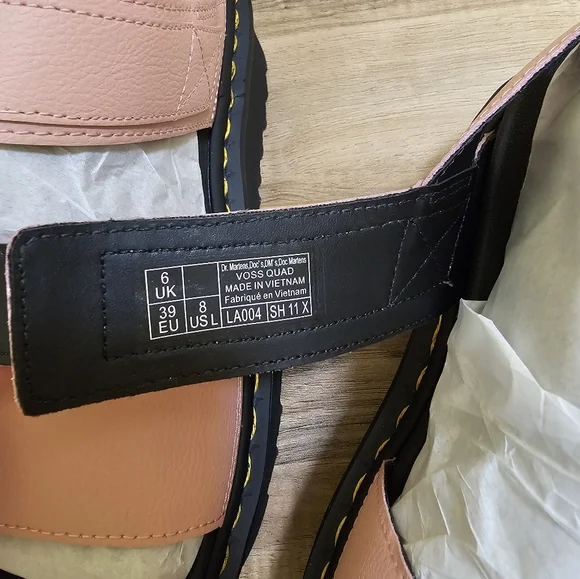 Dr. Martens VOSS WOMEN'S LEATHER STRAP PLATFORM SANDALS, size US 8 - Picture 11 of 12